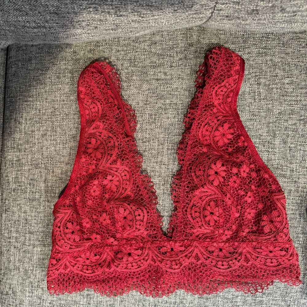 Two Victorias‎ Secret Lace Bras: Red and Blue size S - Picture 2 of 8